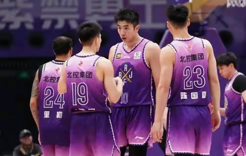 精彩比赛即将拉开帷幕，双方实力对比引人期待